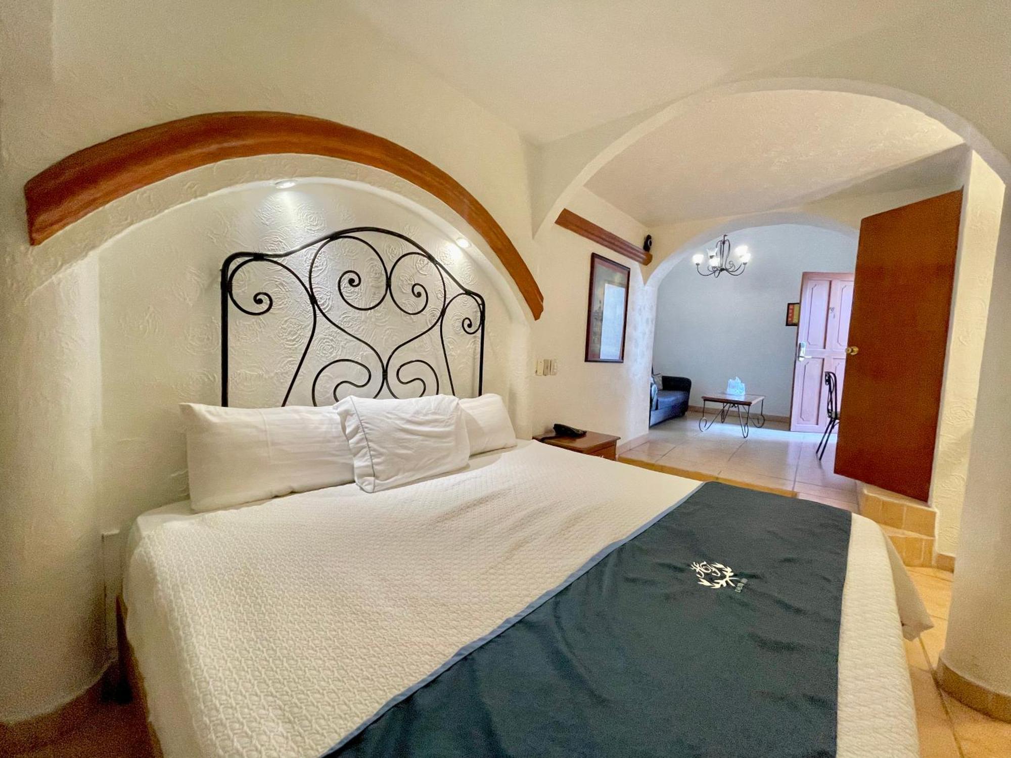 Hotel Frances Гвадалахара Экстерьер фото