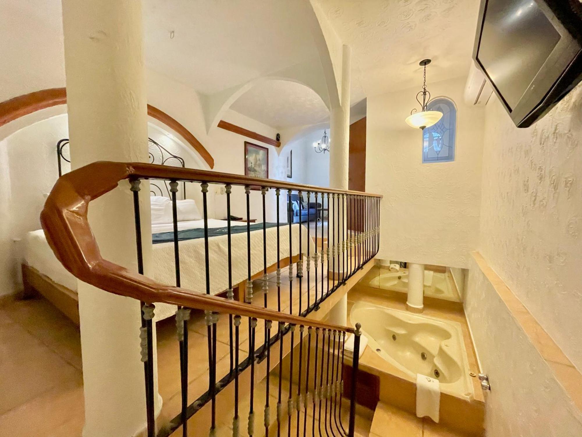 Hotel Frances Гвадалахара Экстерьер фото