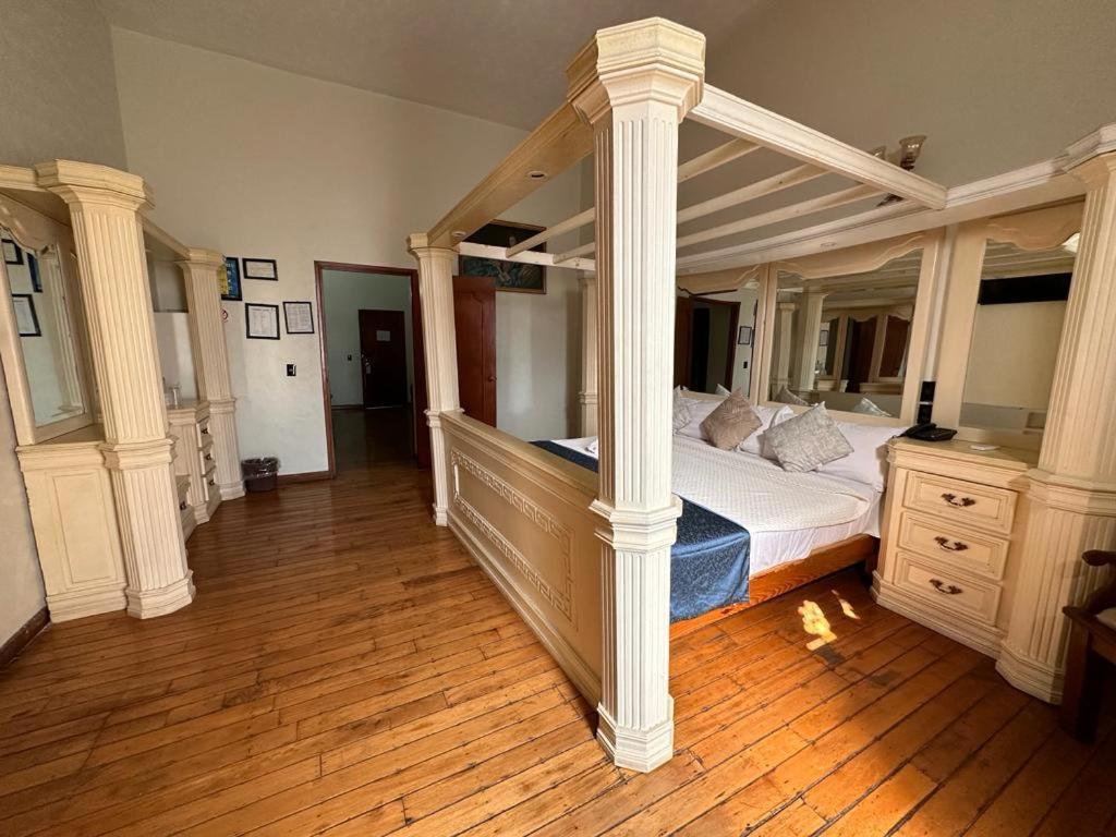 Hotel Frances Гвадалахара Экстерьер фото
