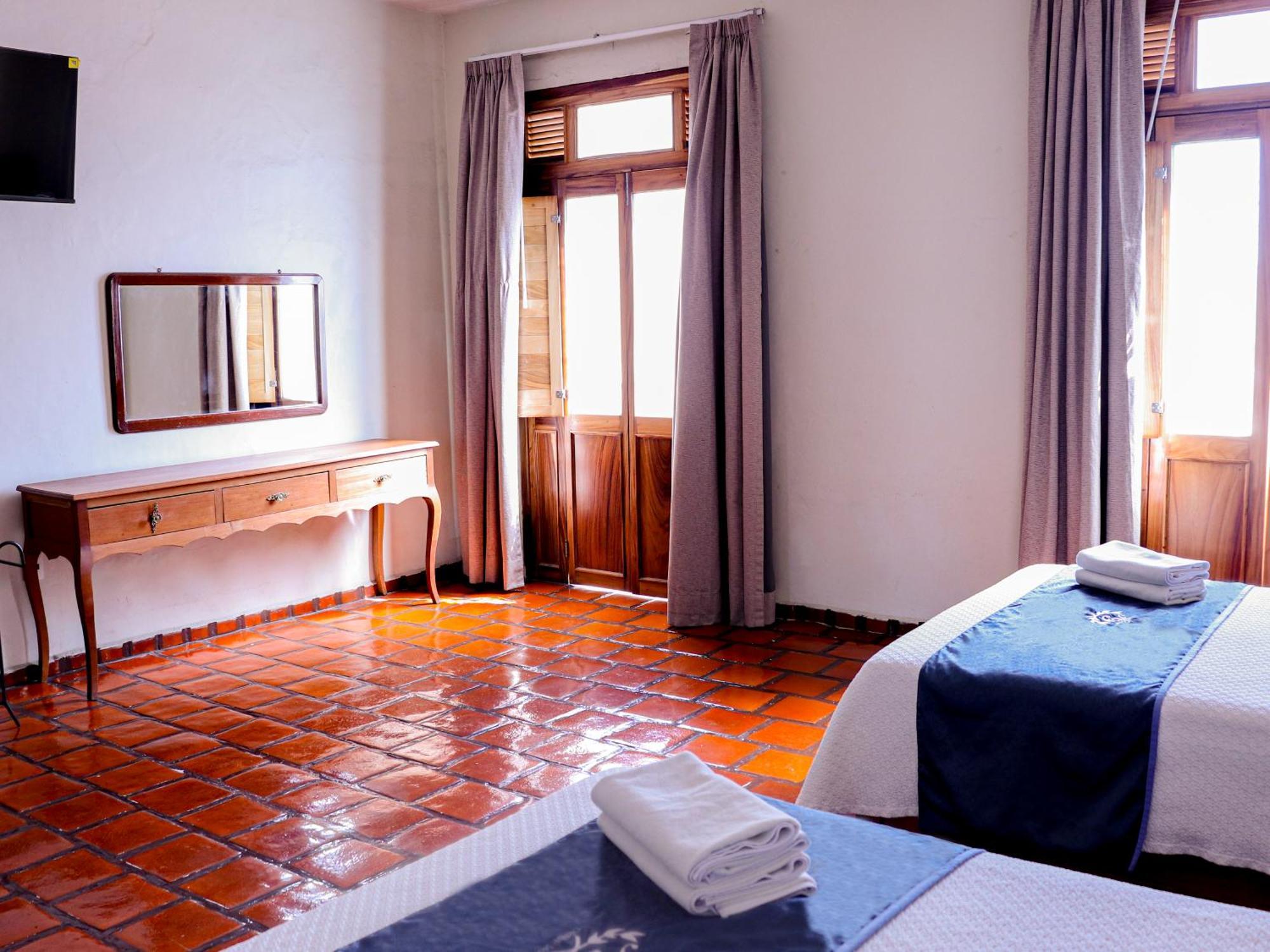 Hotel Frances Гвадалахара Экстерьер фото