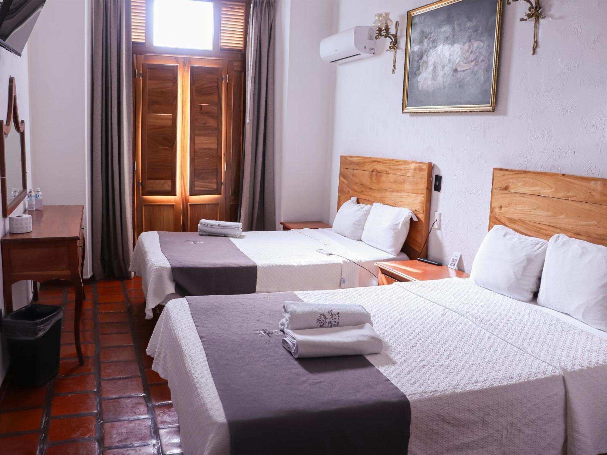 Hotel Frances Гвадалахара Экстерьер фото