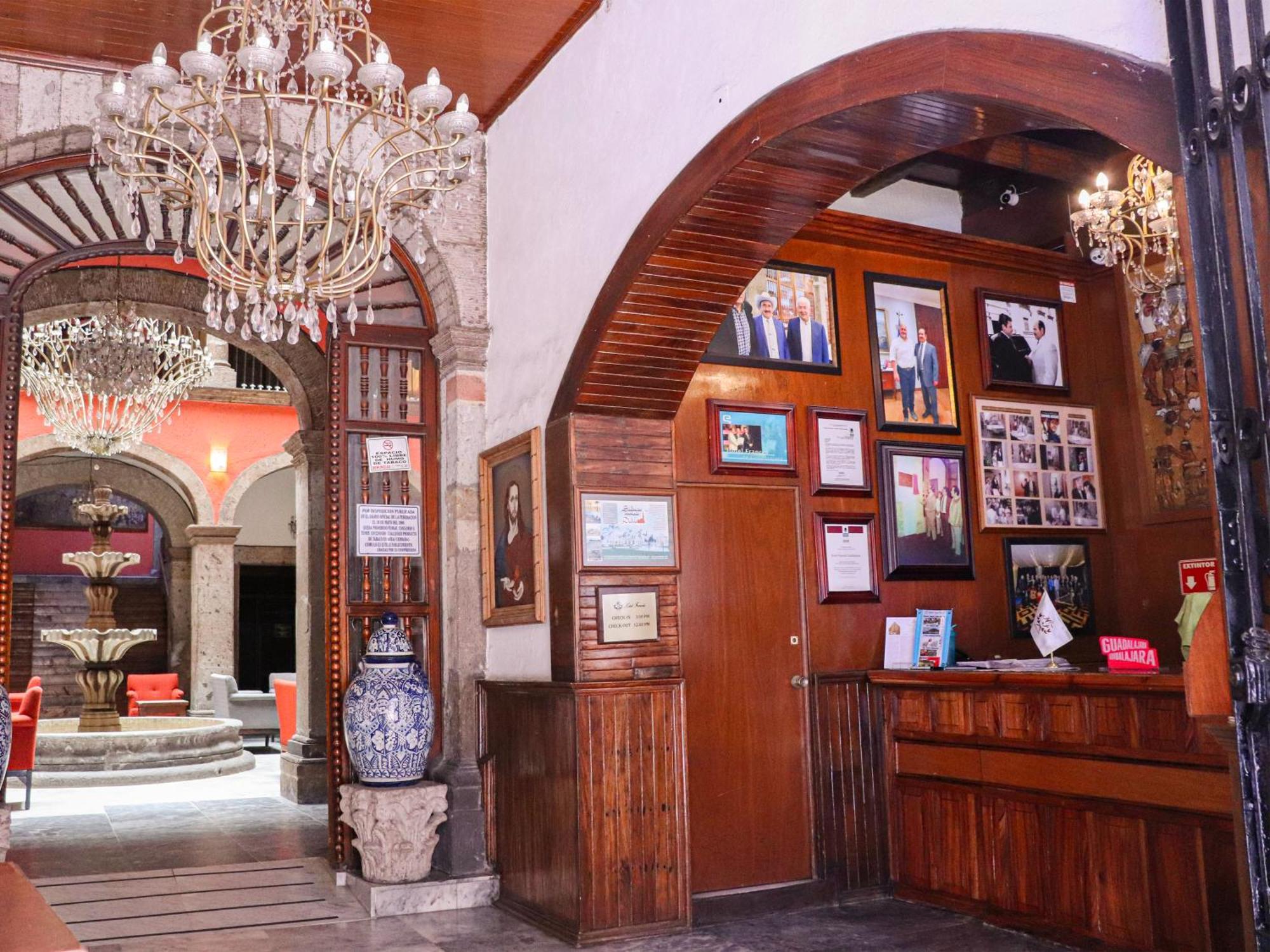 Hotel Frances Гвадалахара Экстерьер фото