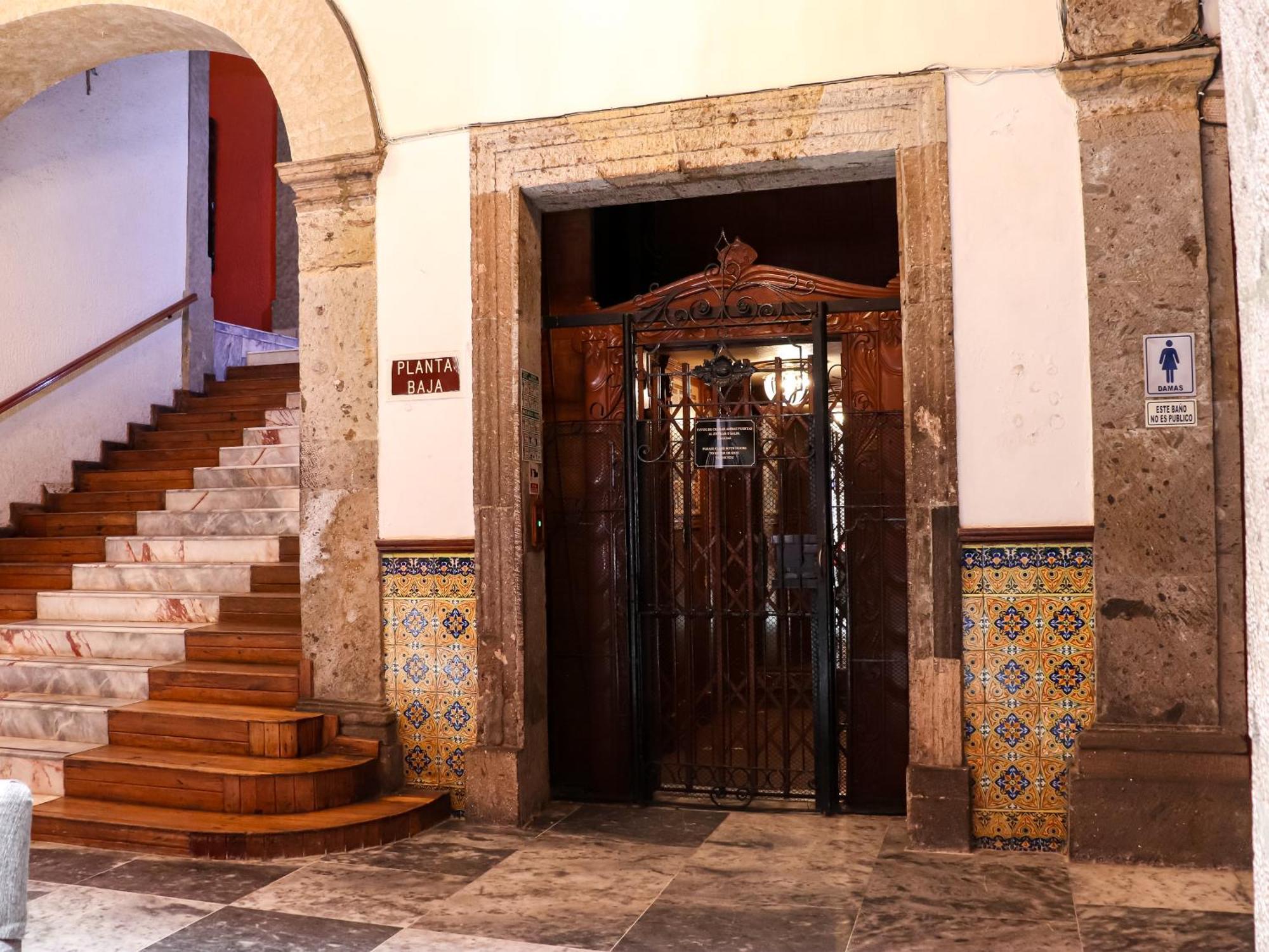 Hotel Frances Гвадалахара Экстерьер фото