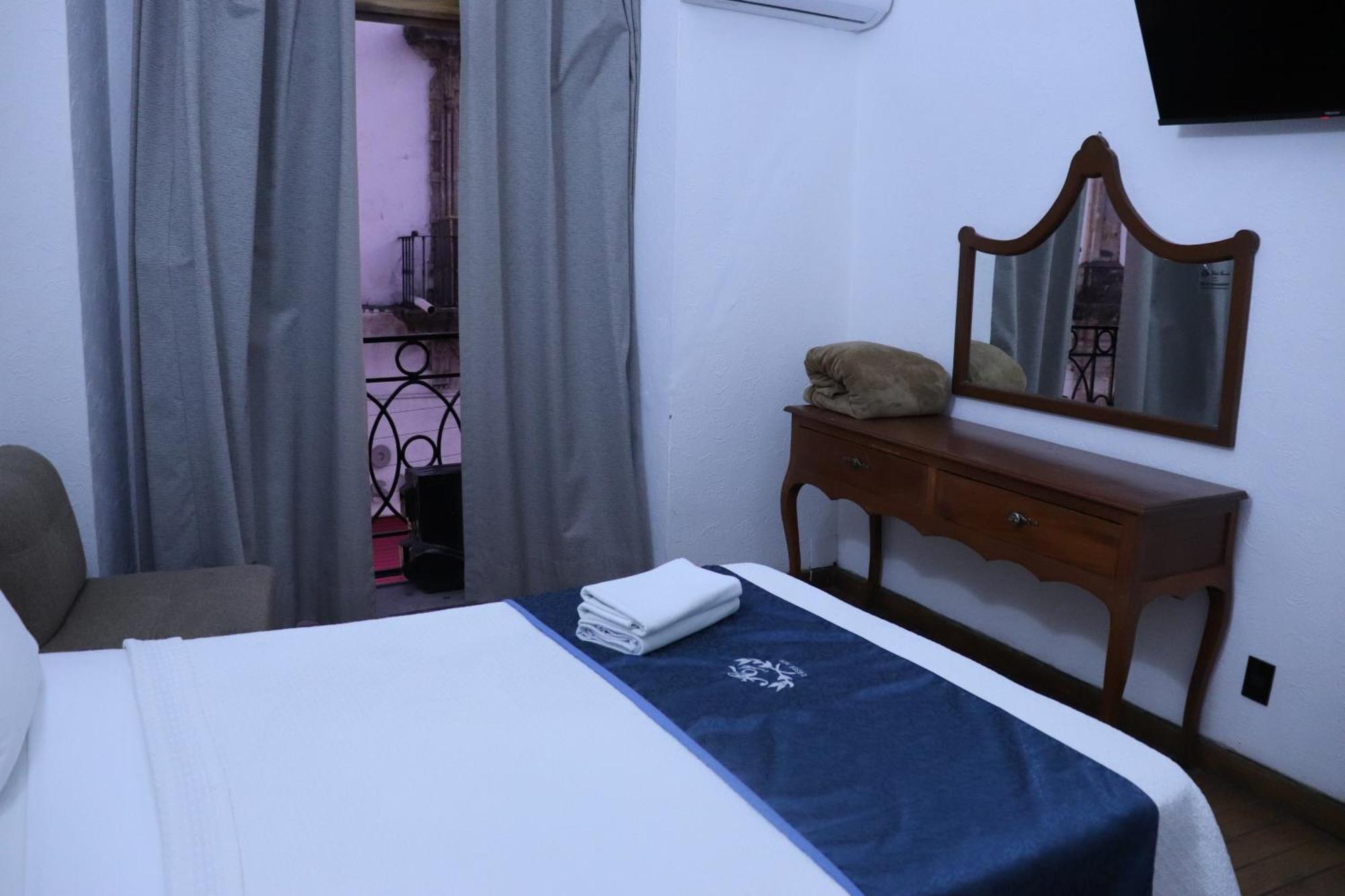 Hotel Frances Гвадалахара Экстерьер фото